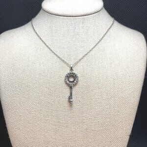 VTG Sterling Silver 925 Cubic Zirconia Skeleton Key Pendant Necklace Size 18''